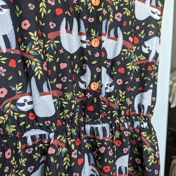 Hide & Seek Button Front Sleeveless Sloth Print Summer Dress - Picture 4 of 10